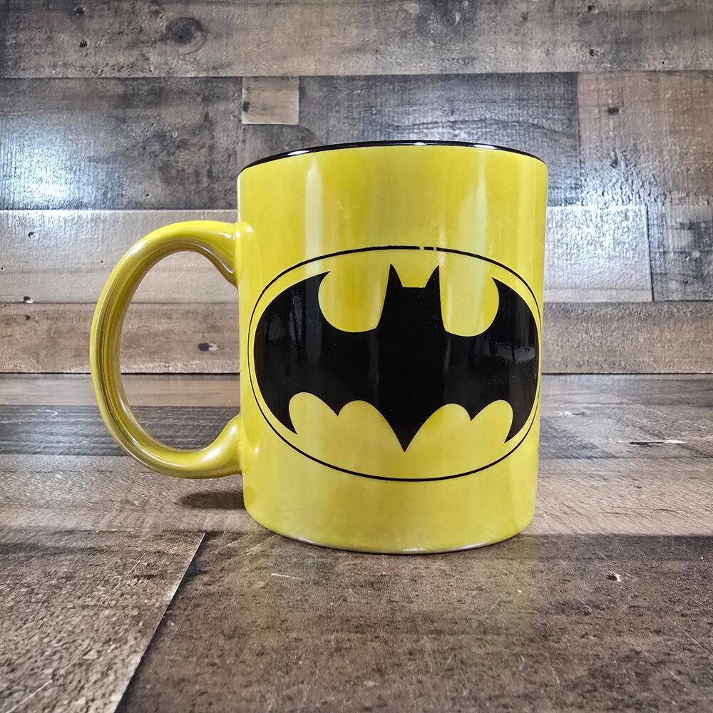 D C Comics Rare Bat Man Logo Black on Yellow 20 oz Ceramic Mug